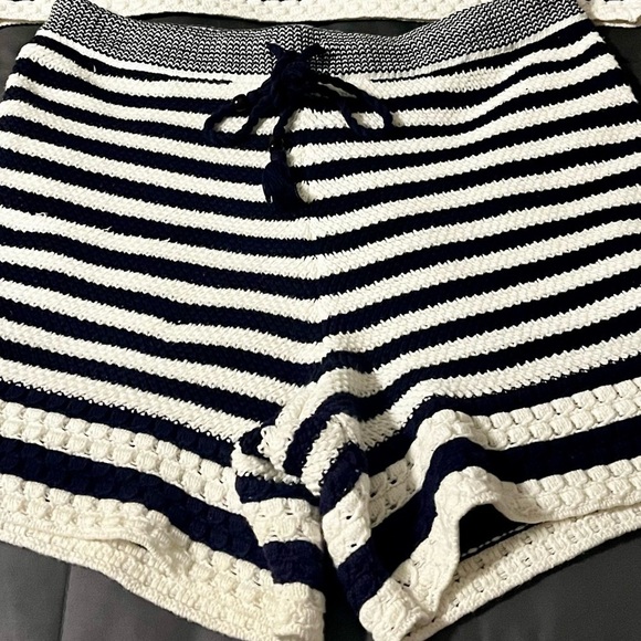 House of Harlow 1960 open knit navy sweater short set. Monrow design. - Picture 8 of 9
